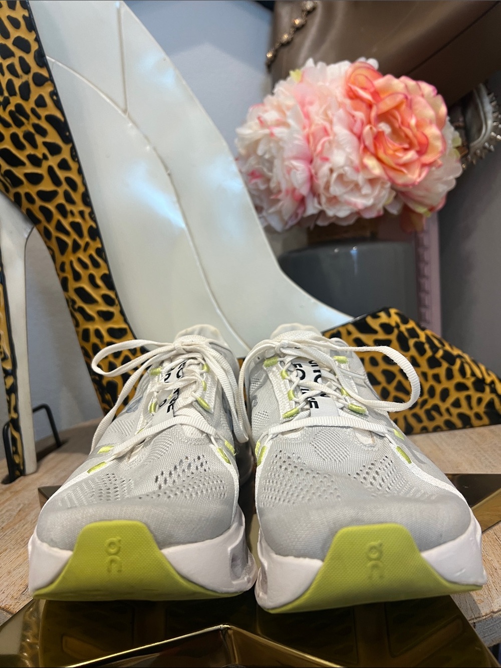 ON Running Brand Cloud Cloudeclipse White/Yellow Men’s  Shoes Size 9.5